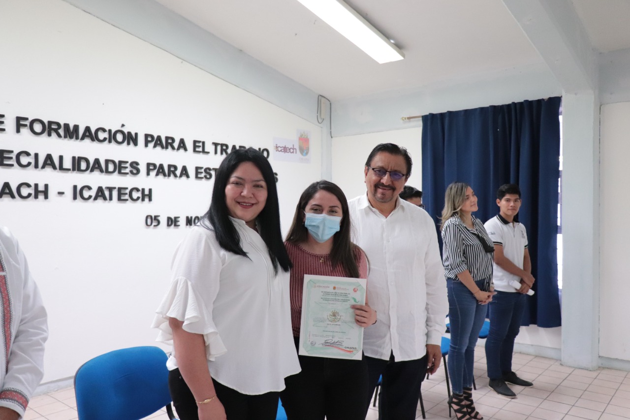 ICATECH fortalece la formación de estudiantes del COBACH