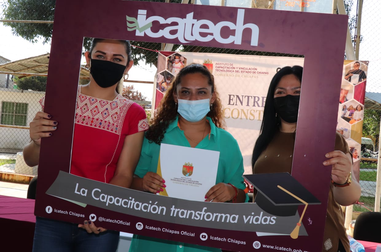 ICATECH E IJECH ENTREGAN CONSTANCIAS DE CAPACITACIÓN EN REFORMA