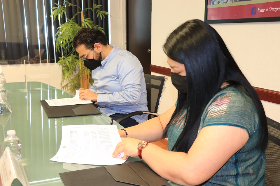 Firman Convenio de Colaboración ICATECH y la   Universidad Metropolitana de Chiapas, S.C.