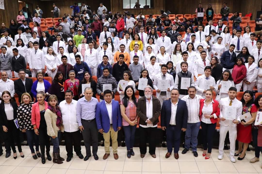 Logra Icatech meta nacional al capacitar a 2 mil 315 alumnos de la Unich